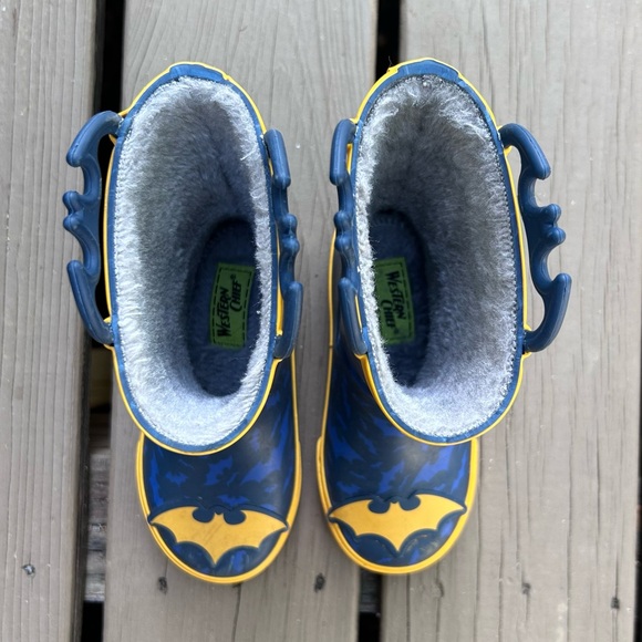 Western Chief Batman Boys Lined Rain Boots | Blue Gold Logo Pull-Ons | Size 9/10 - Picture 6 of 13